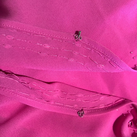 Tally Taylor sleeveless top with elastic shirt and a camisole wrap - Picture 5 of 7